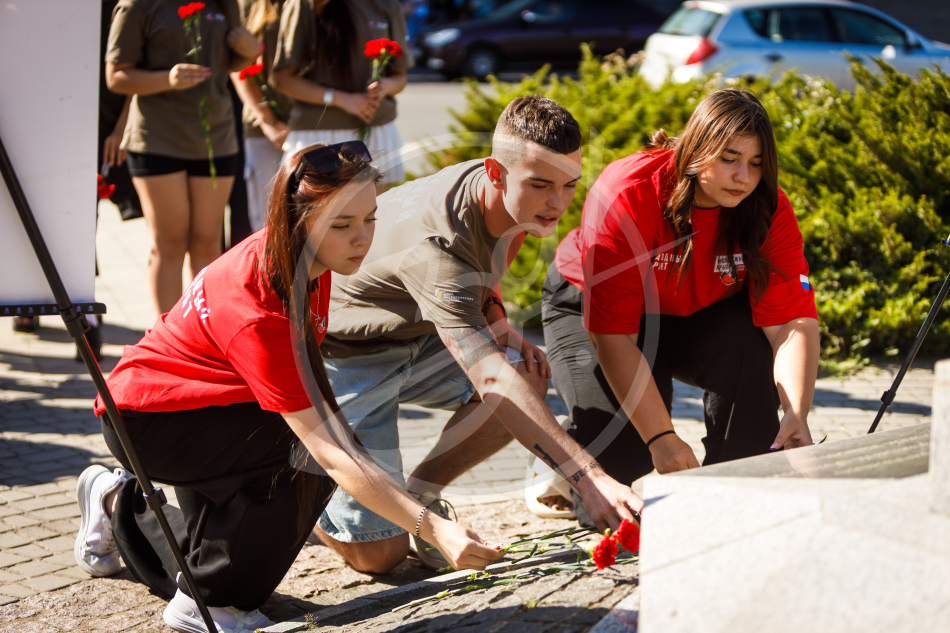 Возложение Народный Фронт