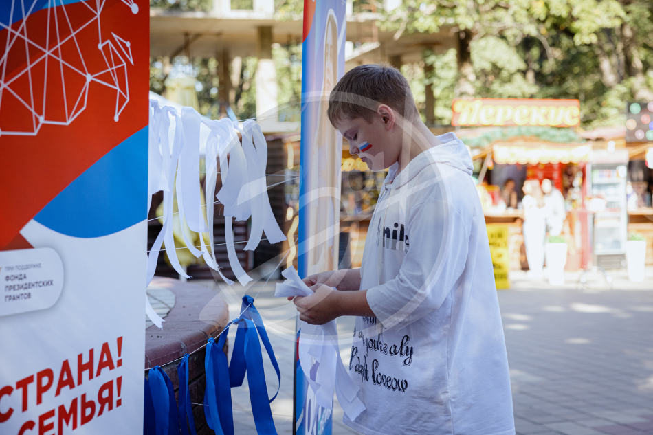 «Три любимых цвета» и «Российский триколор».