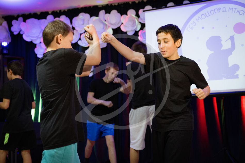 Анатолий
Надратовский и Анастасия
Петрова