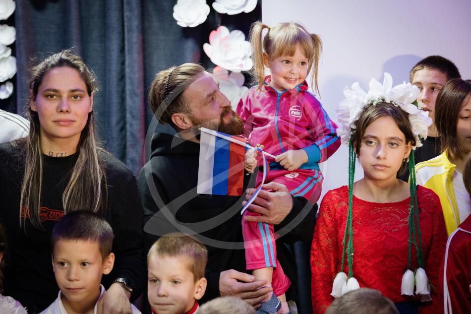 Анатолий
Надратовский и Анастасия
Петрова