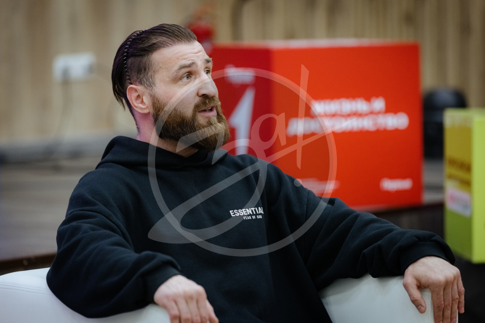 Анатолий
Надратовский и Анастасия
Петрова