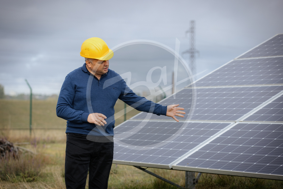 Студенты Запорожской области совершили экскурсию по солнечной электростанции