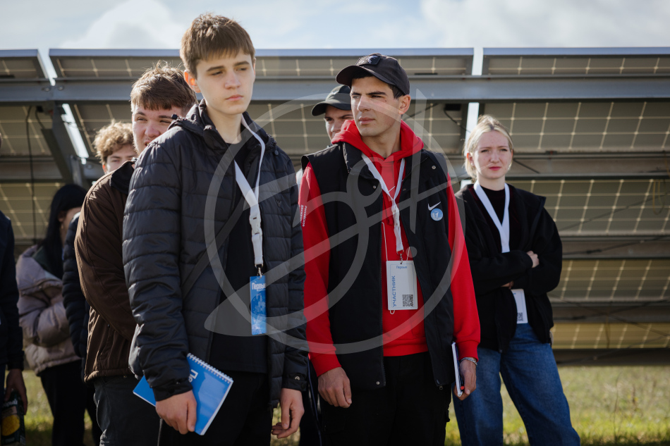 Студенты Запорожской области совершили экскурсию по солнечной электростанции
