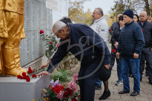 Ко Дню освобождения Мелитополя от немецко-фашистских захватчиков Запорожскую область посетила делегация Донецкой Народной Республики.