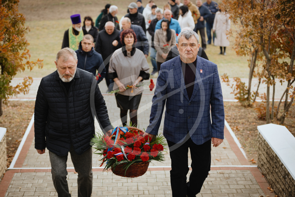 Ко Дню освобождения Мелитополя от немецко-фашистских захватчиков Запорожскую область посетила делегация Донецкой Народной Республики.